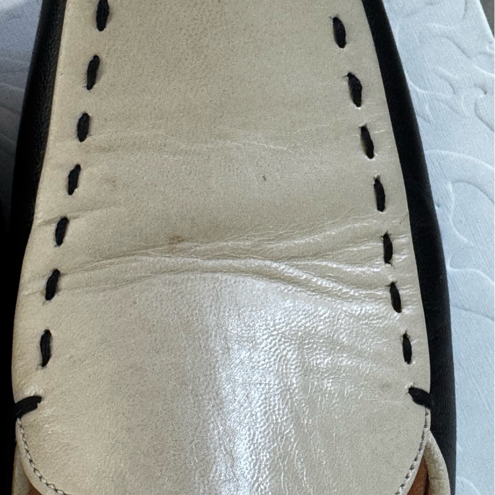 Prada two tone box toe leather loafers. Size 36 - Picture 9 of 11